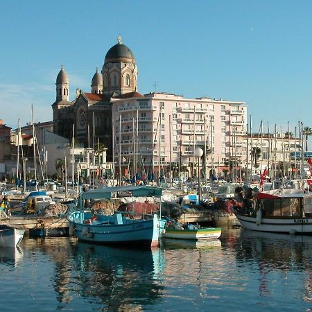 123 Sadi Carnot, Classe 2 Etoiles Saint-Raphaël Exterior foto